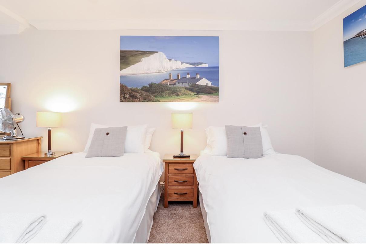 3 Queens Gardens Sea View Apartment Eastbourne Zewnętrze zdjęcie