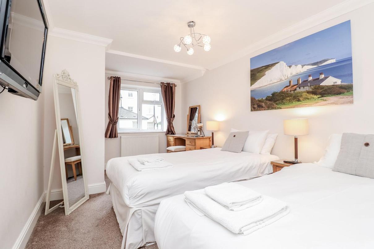3 Queens Gardens Sea View Apartment Eastbourne Zewnętrze zdjęcie
