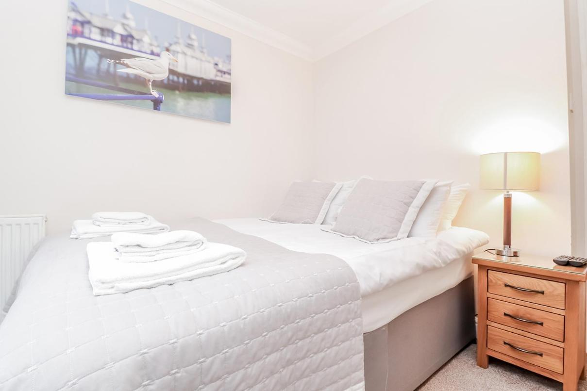 3 Queens Gardens Sea View Apartment Eastbourne Zewnętrze zdjęcie