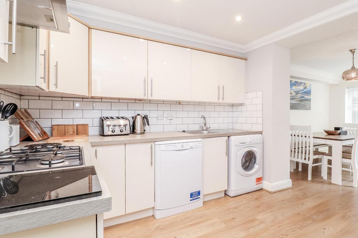 3 Queens Gardens Sea View Apartment Eastbourne Zewnętrze zdjęcie