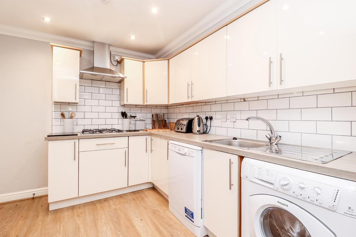 3 Queens Gardens Sea View Apartment Eastbourne Zewnętrze zdjęcie